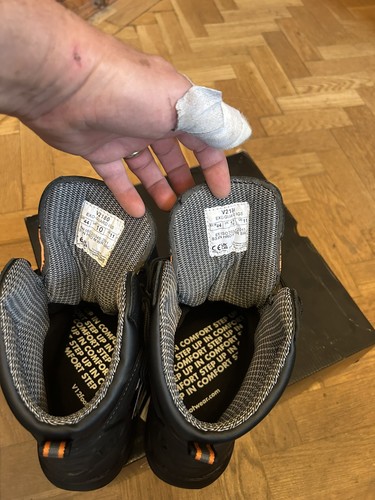 V12 v2180 invincible - v12, black