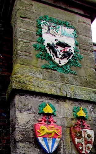 Photo 6x4 three crests - crests, a