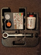 Genuine VOLVO V40 S60/V60 S80 TYRE REPAIR KIT+FOAM