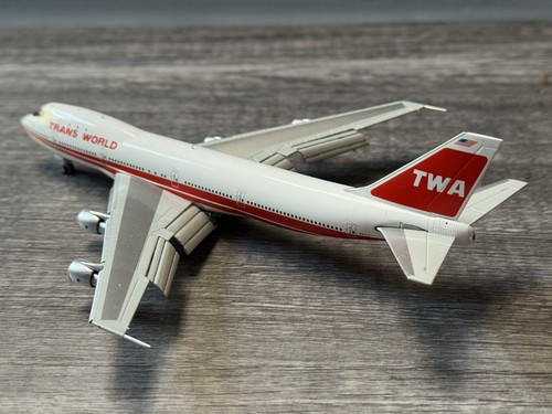 Models 400 twa flaps - models 1:400,