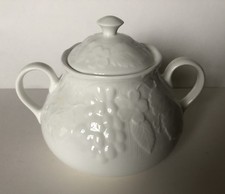 Wedgwood Strawberry And Vine 2
