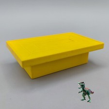 Playmobil yellow table-summer