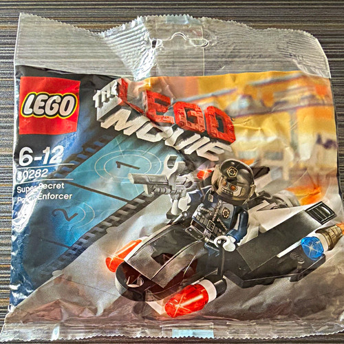 Lego the movie - •,