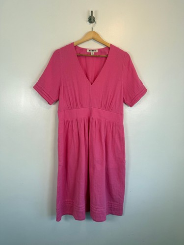 Boden dress size pink v - dress,