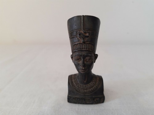 Egyptian figurine queen - egyptian,