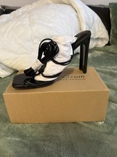 Boohoo Woman Black Heels Size