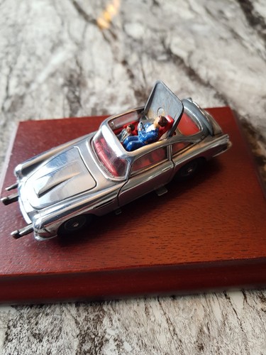 James bond aston martin db5 - martin,