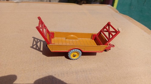 Dinky toys trailer - dinky, hay
