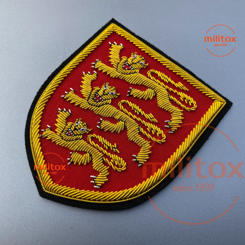 Lions hand embroidered - 3,