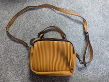 Gionni tan crossbody bag