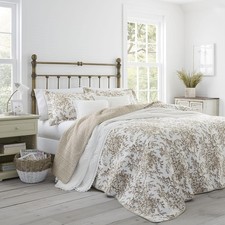 Laura Ashley Home - King Quilt