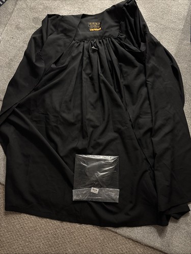 Cap and gown - ede,