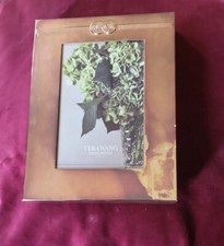 VERA WANG LOVE KNOTS PHOTO