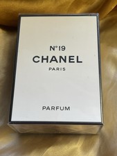Vintage Chanel No.19 Paris