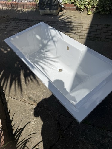 Bath tub white 1500mmx700mm - bath,