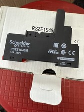 10 Schneider Electric 300V Relay Socket, for use with RSB Series Interface Relay