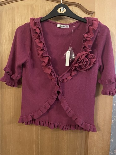 Pretty aubergine ruffle - pretty, edge