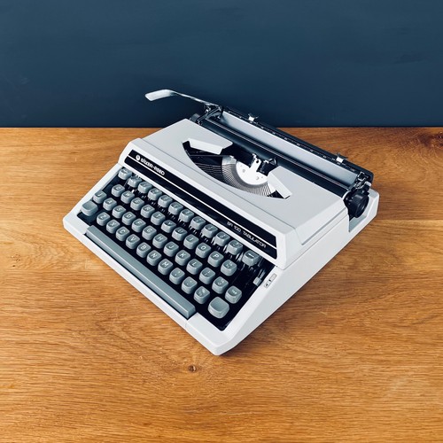 Silver reed 100 typewriter - reed, sr
