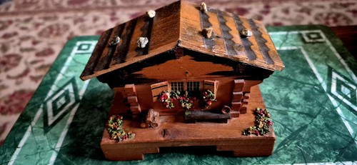 Vintage swiss chalet musical - vintage,