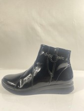 Clarks Boots Womens 8.5 Black