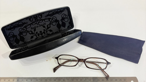 Red dead specsavers brown - red,