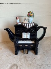 RARE Teapot Piano Scene