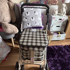 SHOPPING TROLLEY with Seat