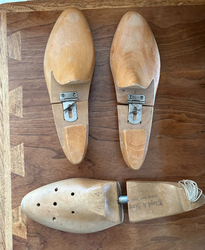 Old wooden cobbler shoe - 3,