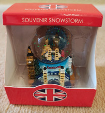 LONDON SOUVINEER SNOWGLOBE Colour 3D BOXED Small London Bridge Etc 7.5cm