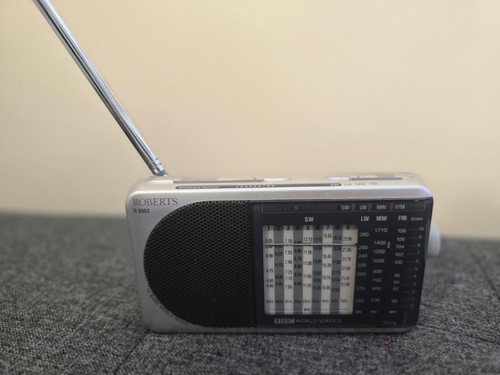 Roberts band world radio - roberts,