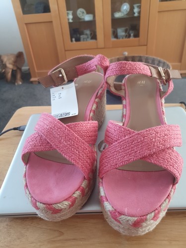 Bnwt pink hessian wedge - pink,