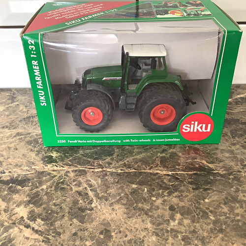 Siku farmer fendt - siku,