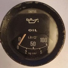 Vintage Smiths 100 PSI Mechanical Oil Pressure Gauge & Bracket - 2"
