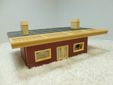 Hornby R473 Modern Station Ticket Office OO Gauge With Switched Light