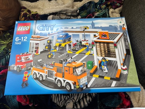 Lego city garage - -,