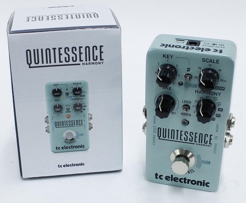 Electronic quintessence - electronic,