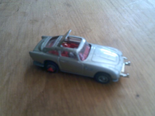 Corgi james bond aston - james,