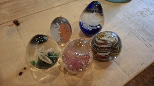 Glasses paper weights - glasses,