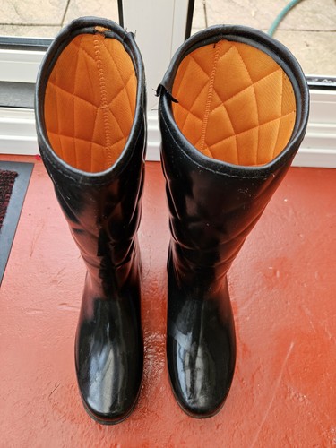 Black wellie boots - black,