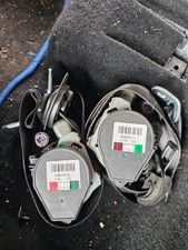 Golf Mk5 Front Seat Belts R32