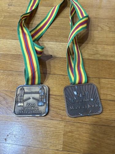 2001 20002 london marathon - &,
