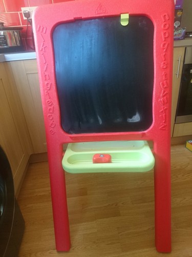Early learning center easel