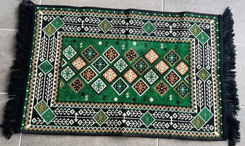 Traditional kilim style rug - style,