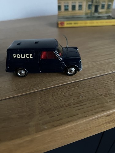 Corgi toys 448 bmc mini - 448, police