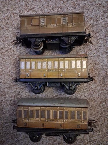 Hornby meccano lner guard - hornby,