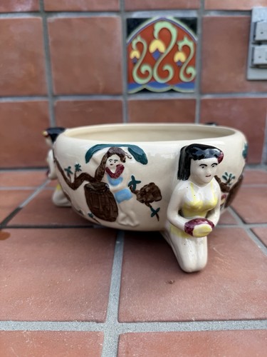 Vtg tepco china kneeling - kneeling, hula