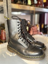 Dr Martens 1490 10 Hole made