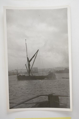 Thames sailing barge - sailing,