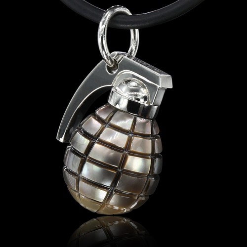Grenade hand carve tahitian - hand,