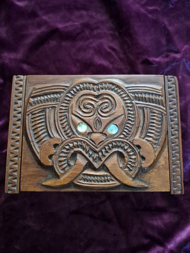 Vintage maori tiki hand - hand, carved